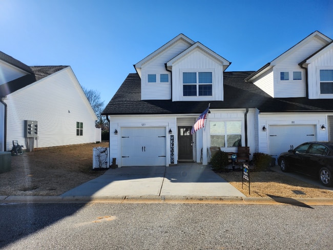 Building Photo - 120 Aleppo Ln