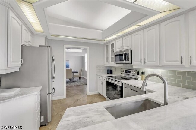 Building Photo - 8380 Big Acorn Cir