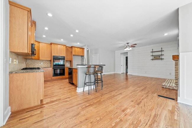 Building Photo - 521 Wooded Mountain Trail