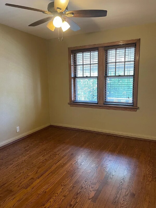 Foto del edificio - 7536 Hoover Ave