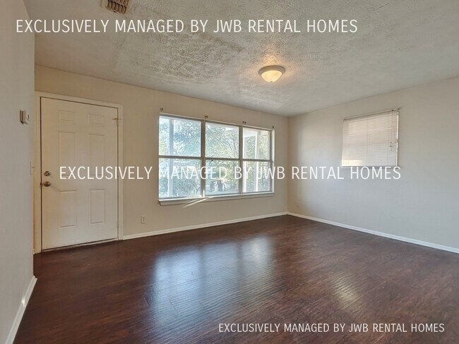 Foto del edificio - 7254 Karenita Dr