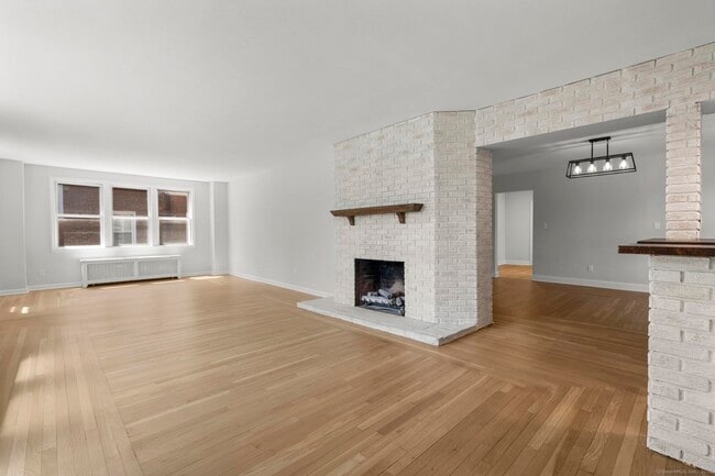 Foto del edificio - 1070 Whitney Ave
