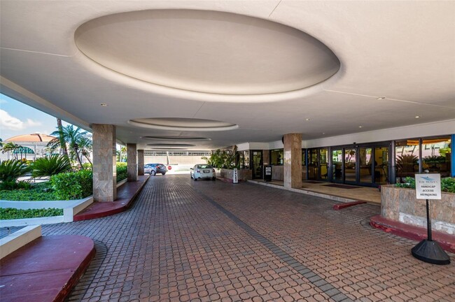 Building Photo - 9455 Collins Ave