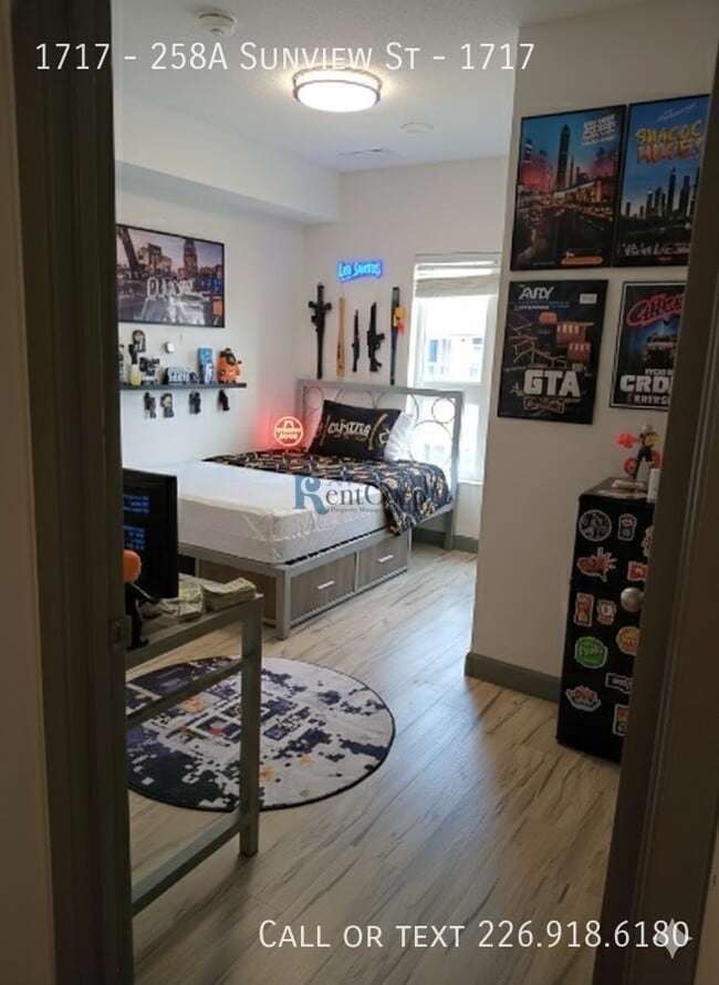 Building Photo - 258A-258A Sunview St