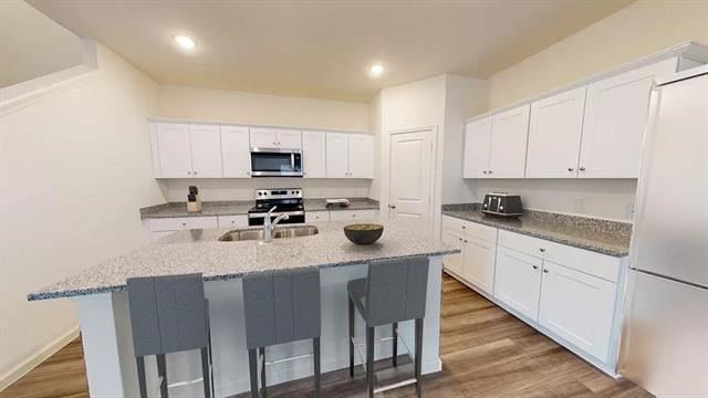 Building Photo - 2119 Revere Dr