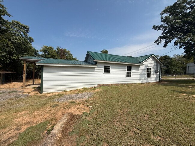 Foto del edificio - 628 State Line Rd