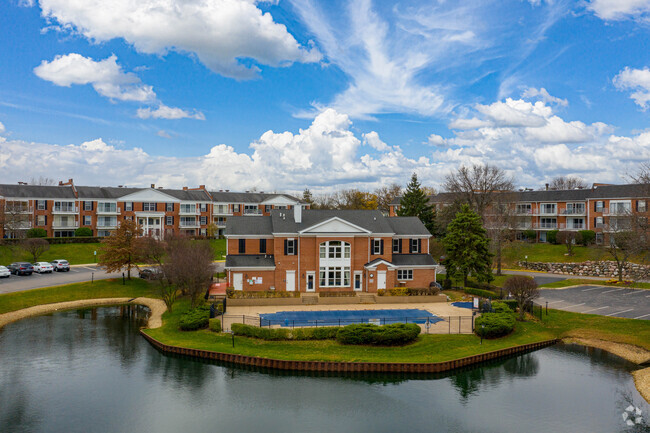 Foto del edificio - Versailles on the Lakes Schaumburg