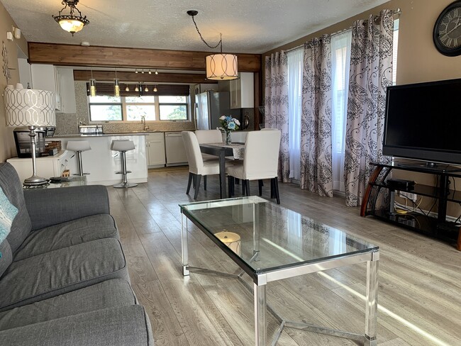 Photo du bâtiment - 1329 108 Ave