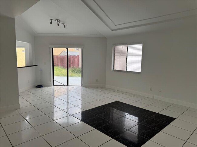 Foto del edificio - 11111 SW 10th St