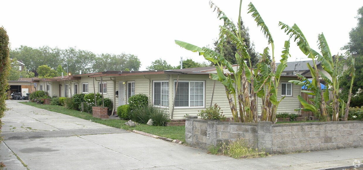 569 Smalley Ave, Hayward, CA 94541 Apartments in Hayward, CA