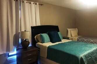 Building Photo - 711 N Hyannis Port St