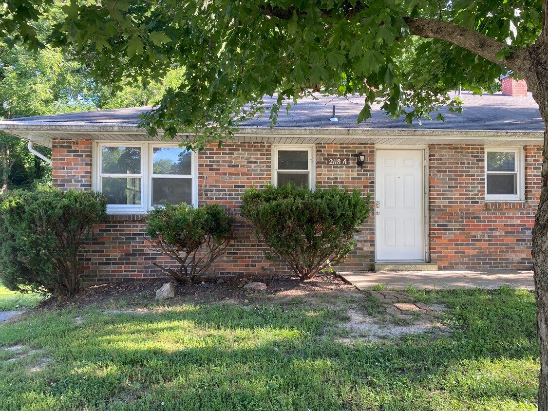 Foto principal - 2118 Louis Cir