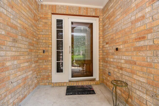 Building Photo - 8718 Distant Woods Dr