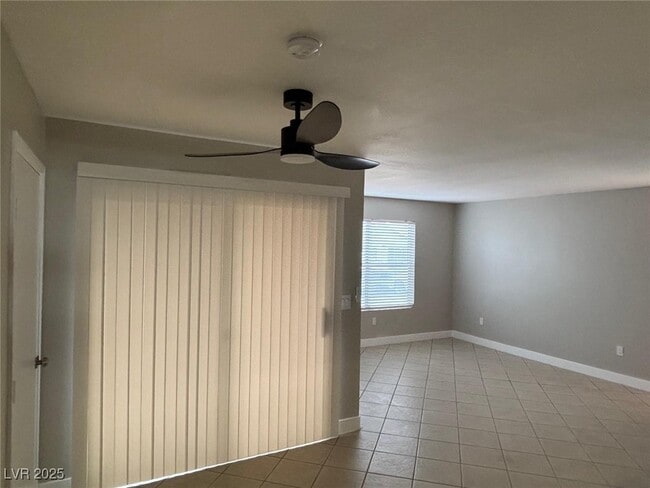 Foto del edificio - 2300 E Silverado Ranch Blvd