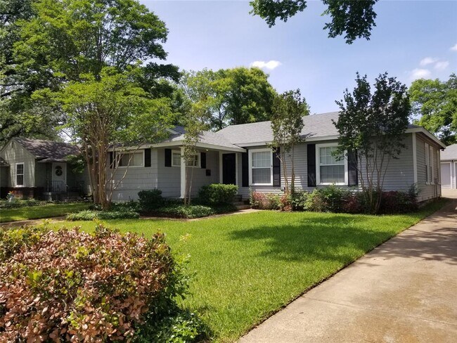 Building Photo - 3971 Beechwood Ln