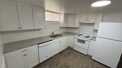 Building Photo - 528 E 400 N