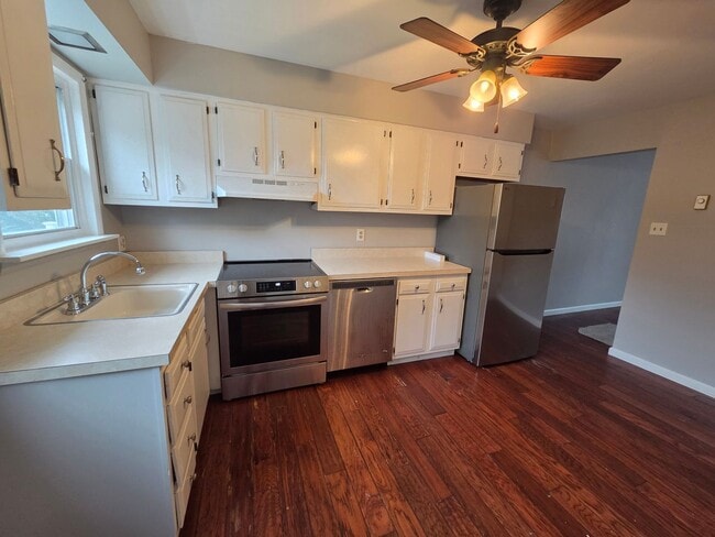 Building Photo - 5657 Wood Ln