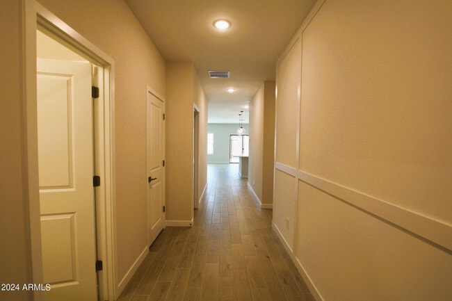 Building Photo - 7818 N 79th Ave