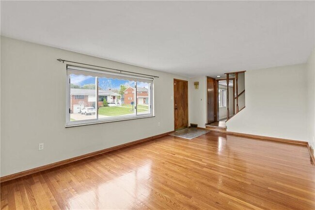 Building Photo - 5139 McIntosh Dr