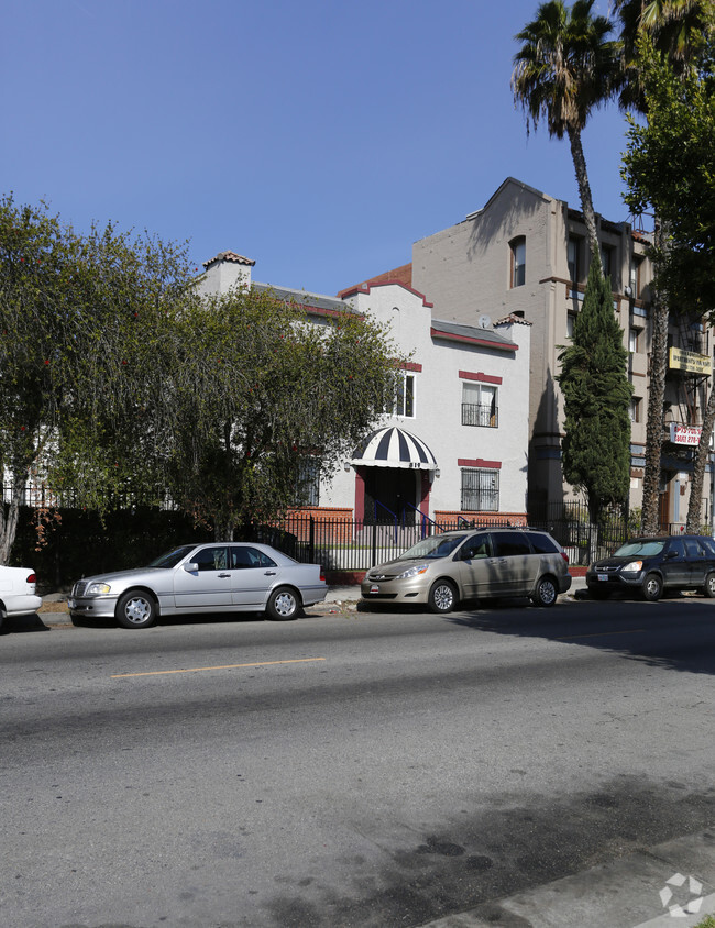 Building Photo - 819 Irolo St