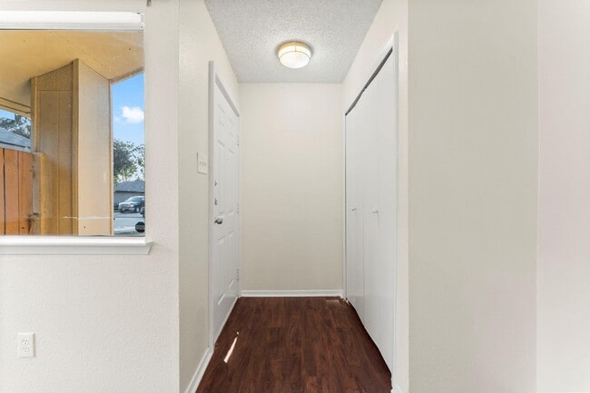 Foto del edificio - 6334 Porterway Dr