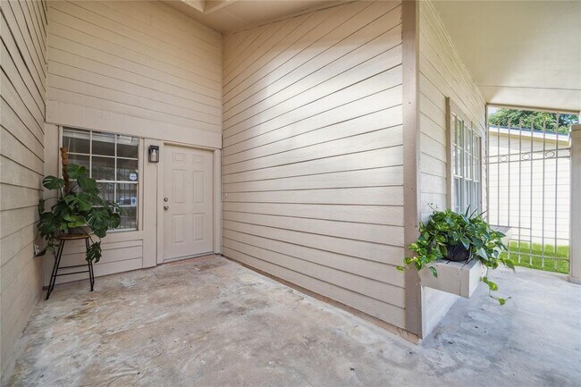 Foto del edificio - 11202 Bayou Pl Dr