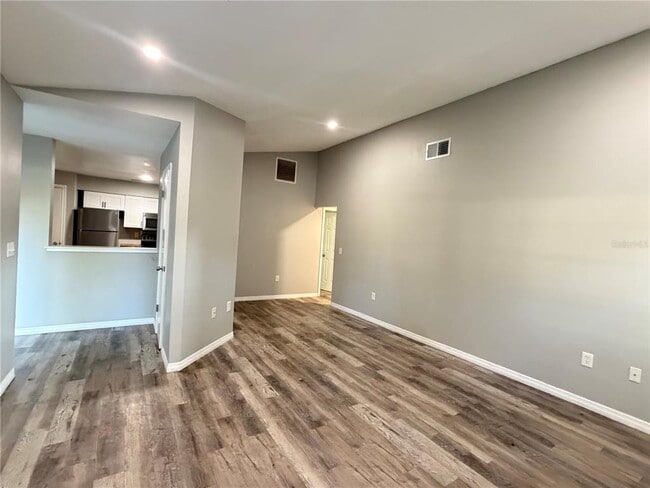 Foto del edificio - 445 Lakeside Pl