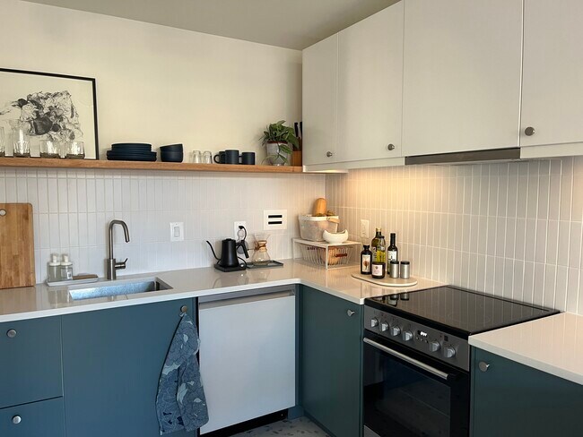 Remodeled kitchen - 380 N St SW