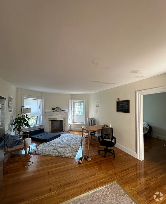 Building Photo - 1073 Beacon St
