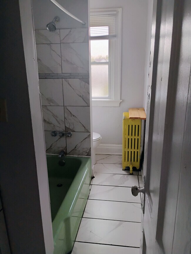 Baño - 7323 Denniston Ave