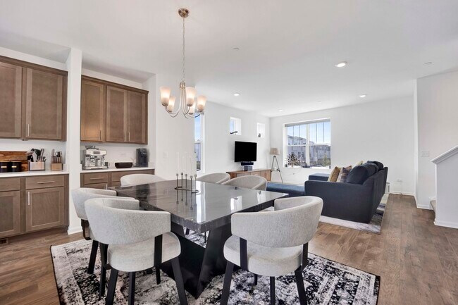 Foto del edificio - 1037 Wren Rd