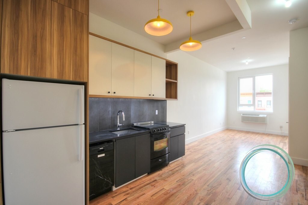 Foto principal - 187 Thomas S Boyland St