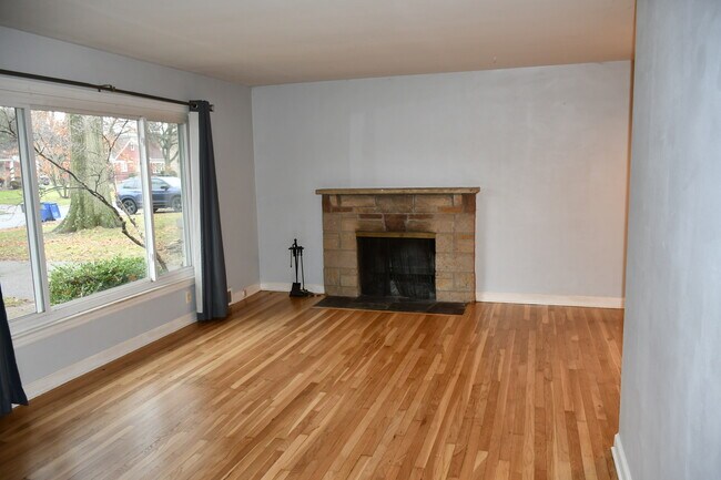 Foto del edificio - 689 E Dominion Blvd
