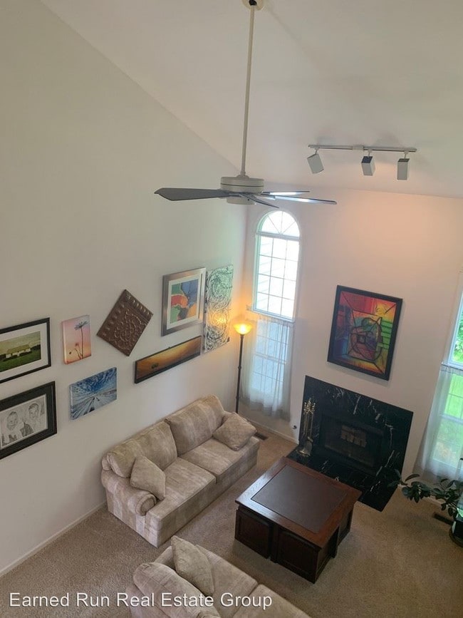 Building Photo - 2 br, 2.5 bath House - 5439 Ashbrook Pl