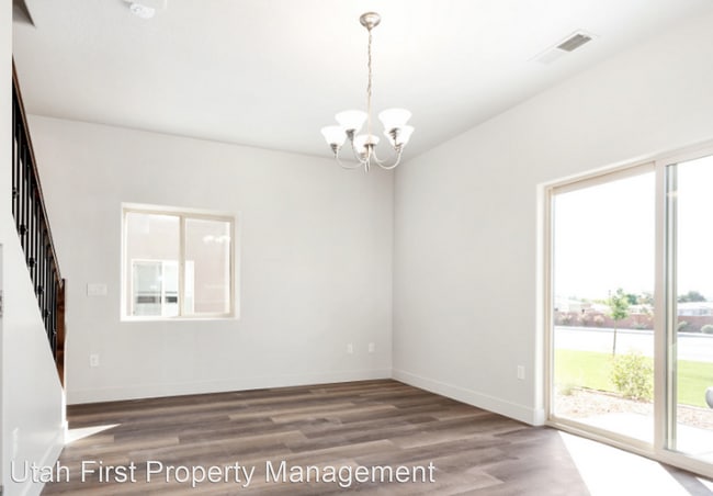 Building Photo - 3 br, 2.5 bath House - 2675 E 450 N #25