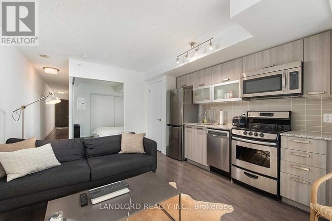 Building Photo - 68 Abell St