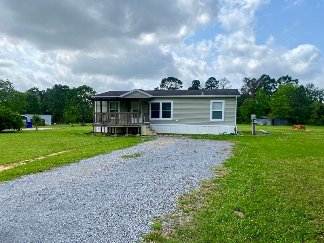 3256 Blythe Rd, Kountze, TX 77625 House Rental in Kountze, TX