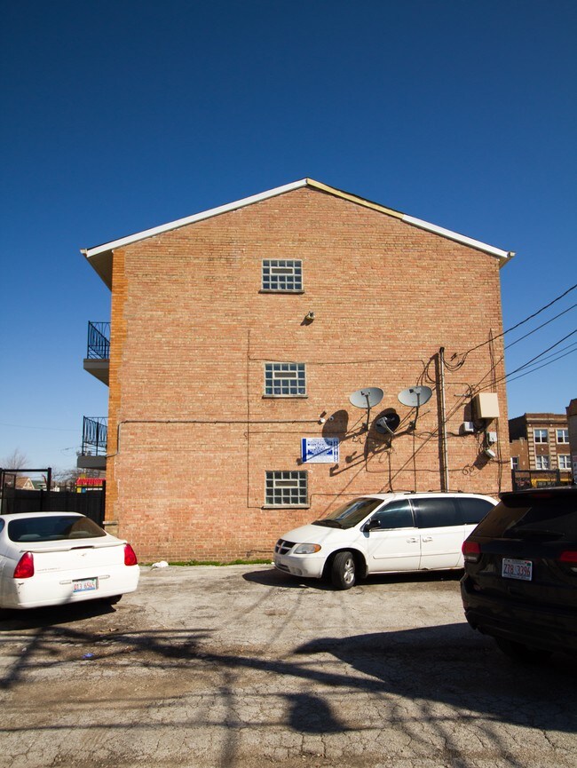 2747 W 59th St, Chicago, IL 60629 Apartments Chicago, IL