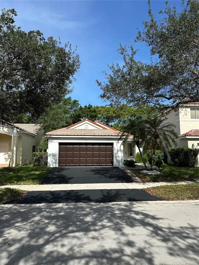Building Photo - 591 Talavera Rd