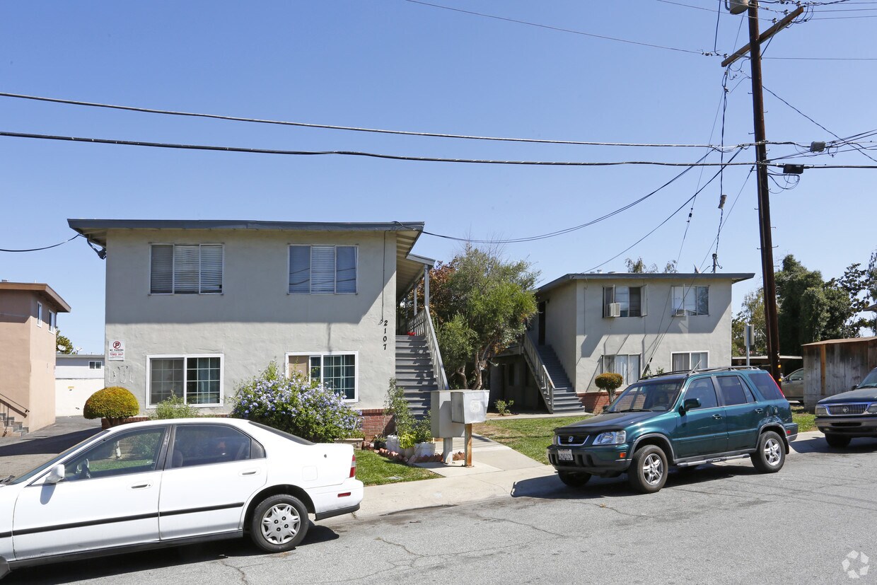Building Photo - Rogers Apartments