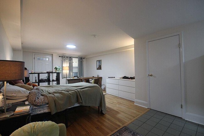 Foto del edificio - 317-319-319 Bloomfield St