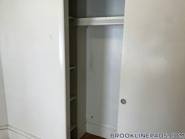 Foto del edificio - 1477 Beacon St
