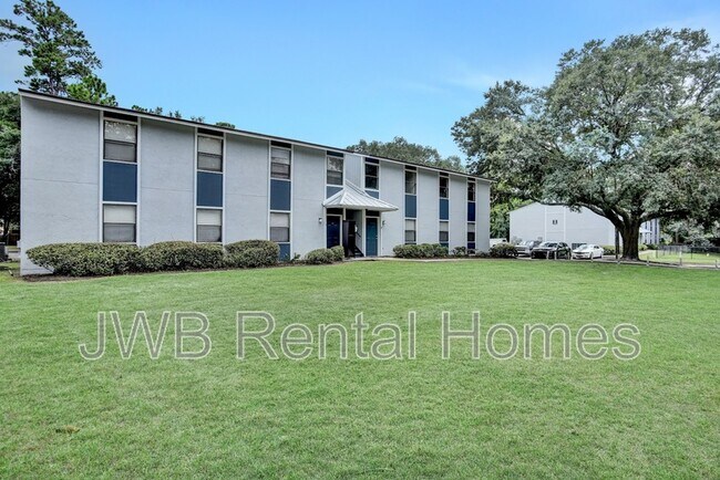 Building Photo - 10825 Key Haven Blvd