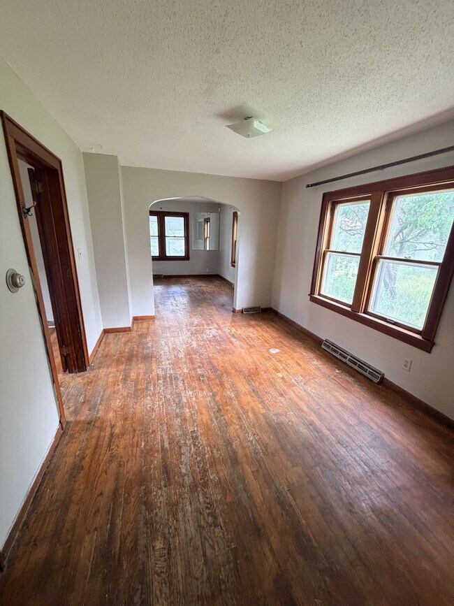 Building Photo - 1336 S 25th Ave