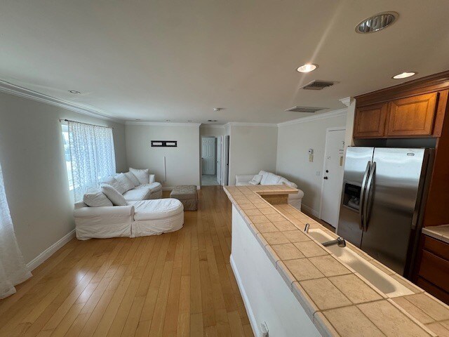Foto del edificio - 1510 S Barrington Ave