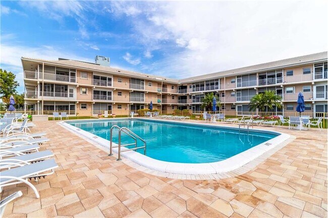 Foto del edificio - 745 SE 19th Ave