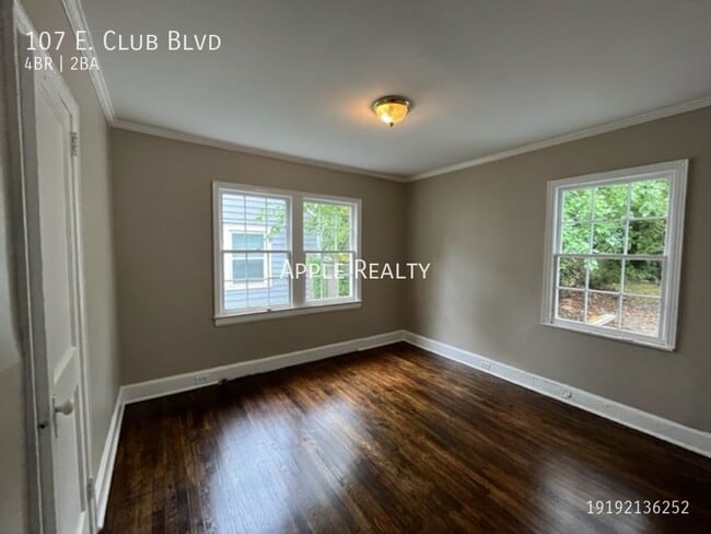 Photo - 107 E Club Blvd House