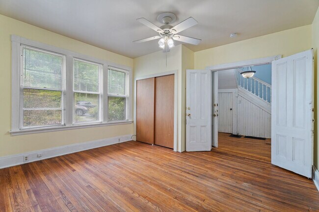 Foto del edificio - 402 University Ave