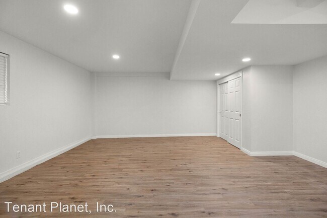 Building Photo - Studio, 1 bath House - 845 W 19th Street U...