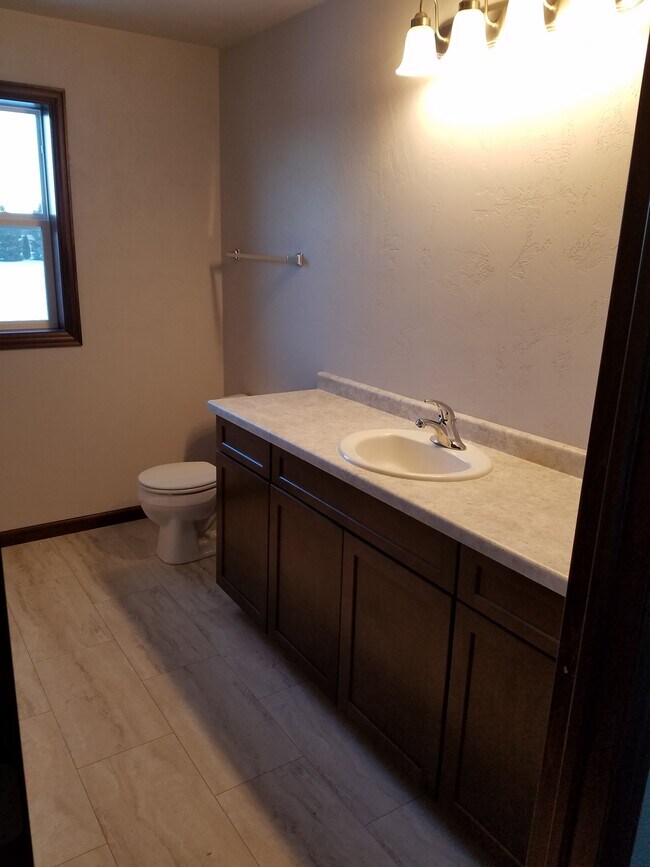 Foto del edificio - 1343 Moon Ridge Ct